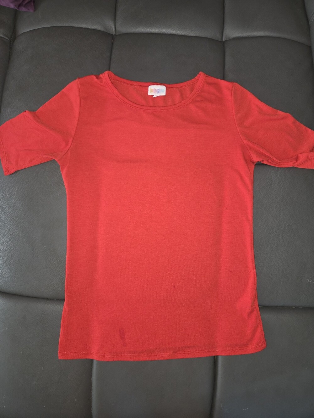 LuLaRoe fitted Gigi top in red